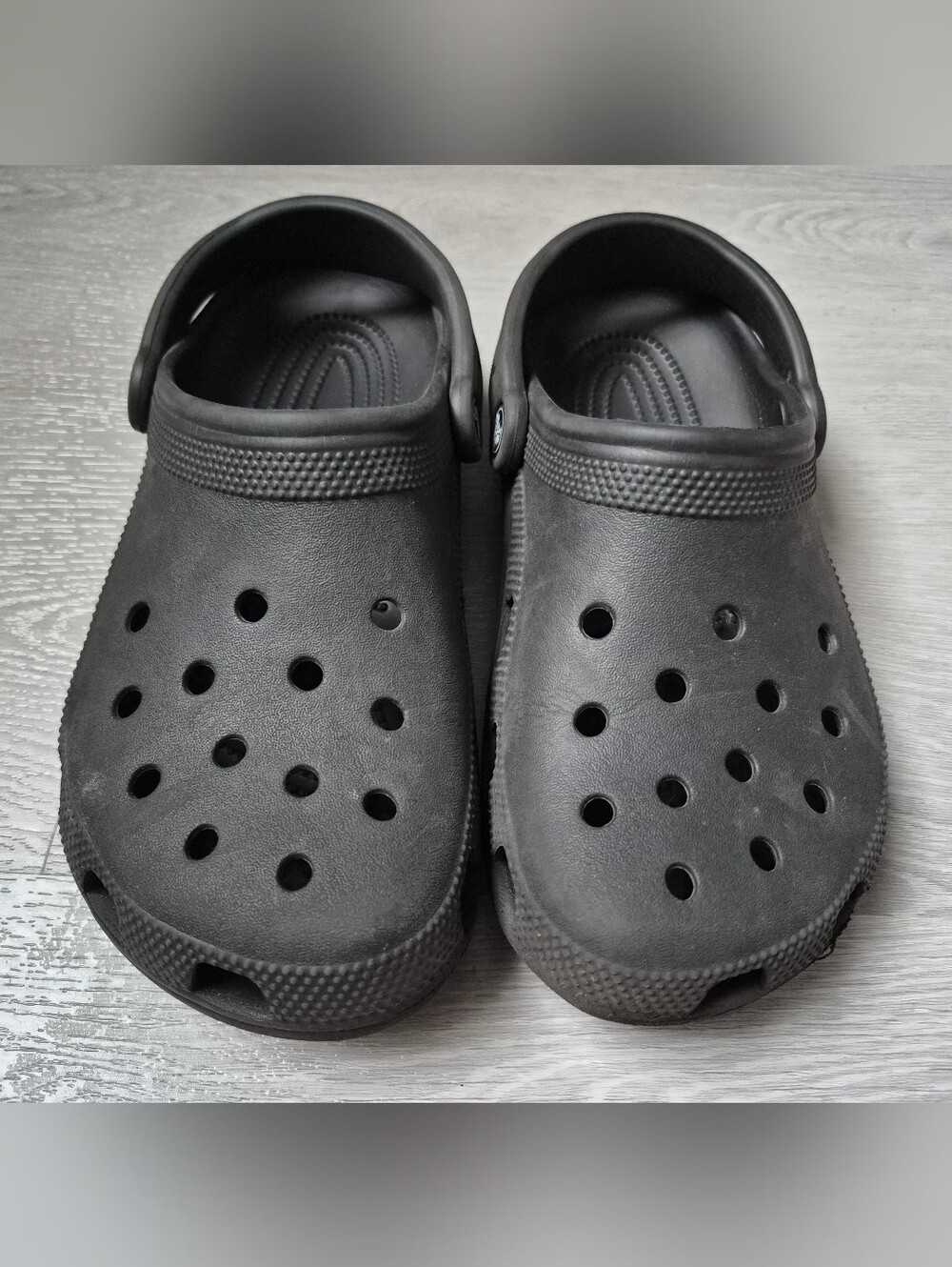 Crocs Classic Clogs Black **different sizes Right W9 M7 / Left W8 M6